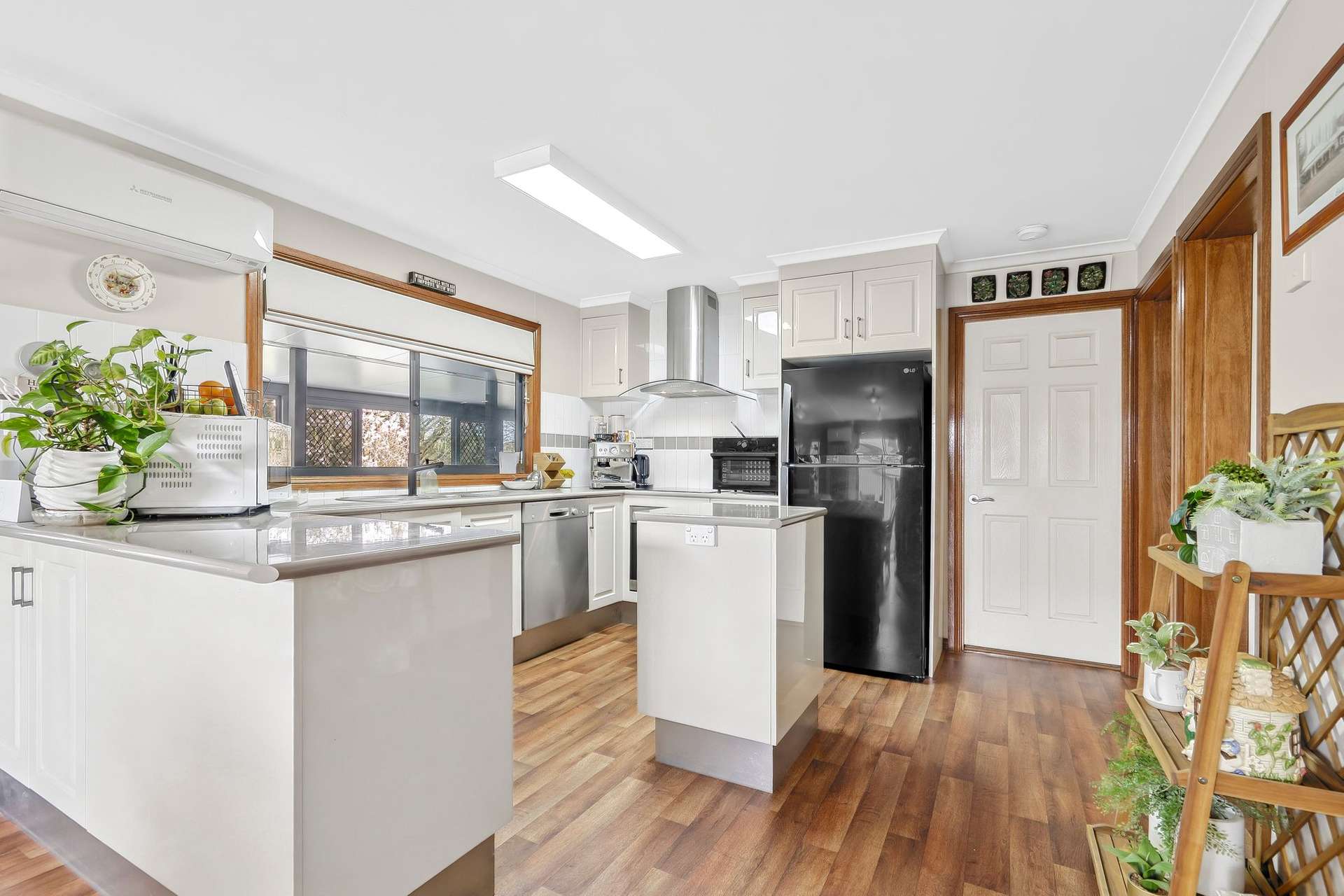 6 Carrington Street, Crookwell For Sale by Farmbuy.com - image 3