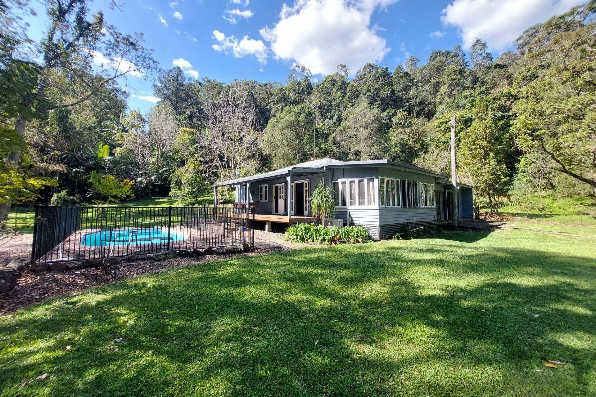 97 Ratcliffe Road, Diamond Valley For Sale by Farmbuy.com - image 1