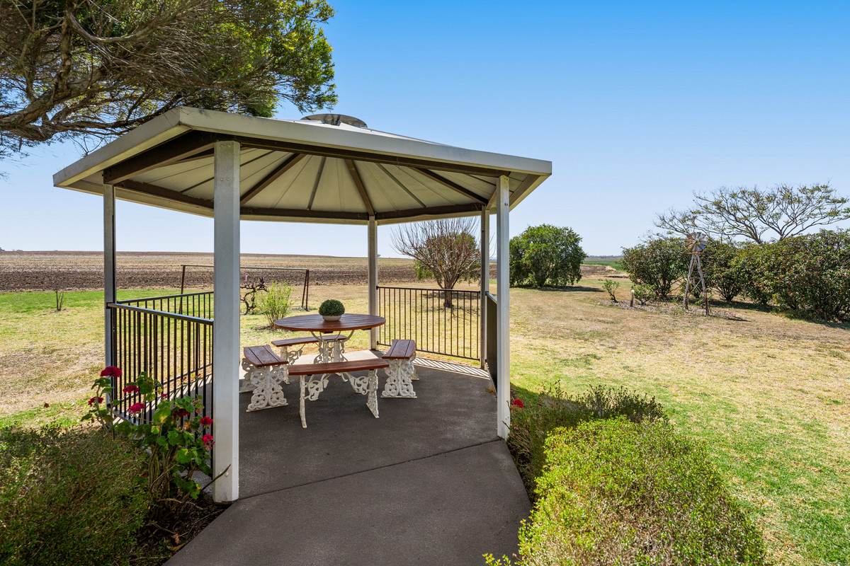 818 Dungannon Road, Clifton For Sale by Farmbuy.com - image 27