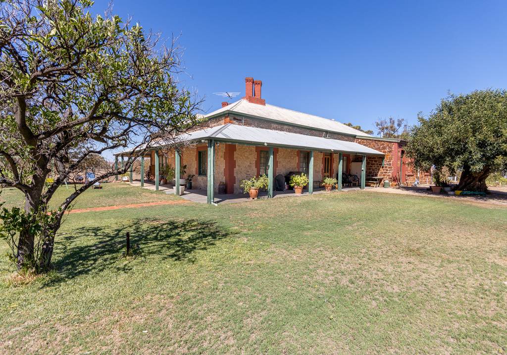Hummocks Station&sol;45 Barunga Homestead Rd, Snowtown SA 5520