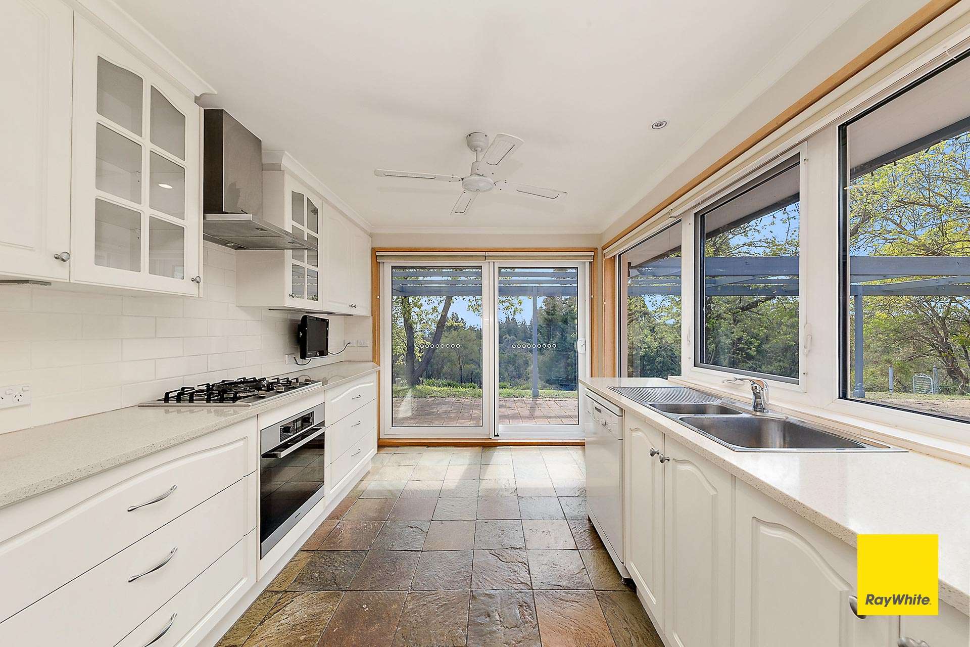 305 Shingle Hill Way, Gundaroo For Sale by Farmbuy.com - image 5