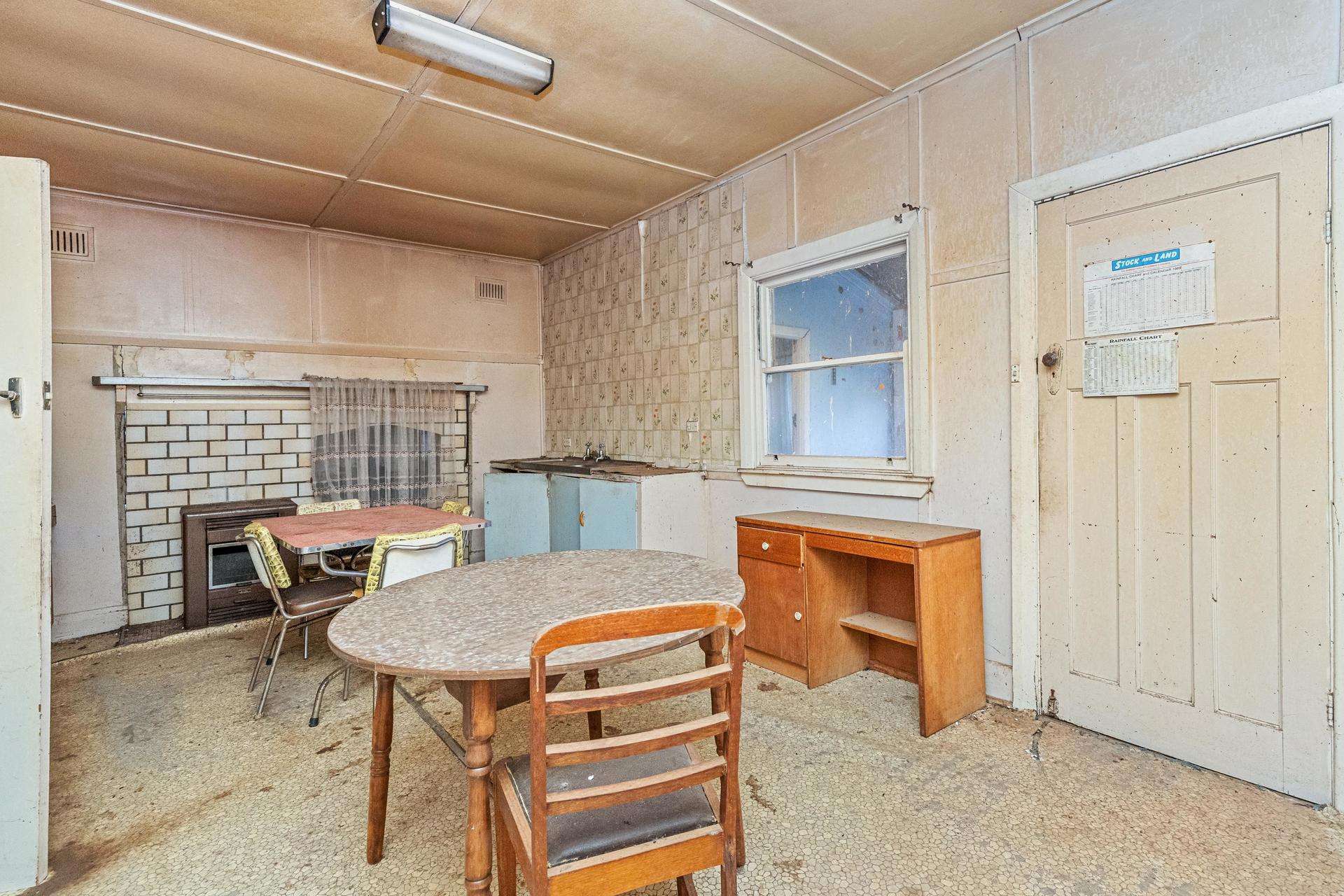 922 Westbrook Road, Oberne Creek Auction by Farmbuy.com - image 8