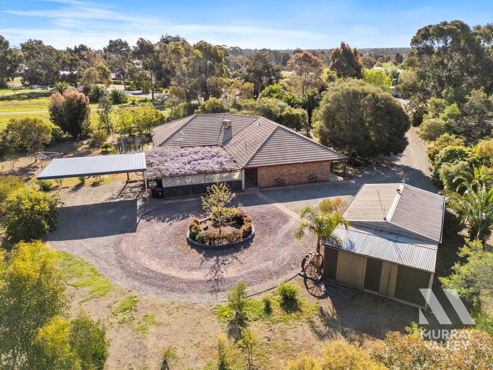 26 James Lillis Drive, Yarrawonga For Sale by Farmbuy.com - image 1