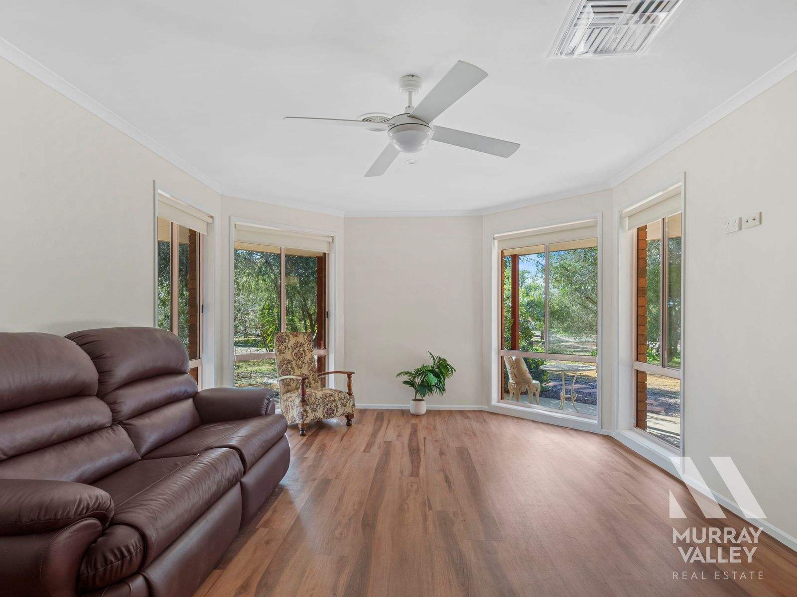26 James Lillis Drive, Yarrawonga For Sale by Farmbuy.com - image 9