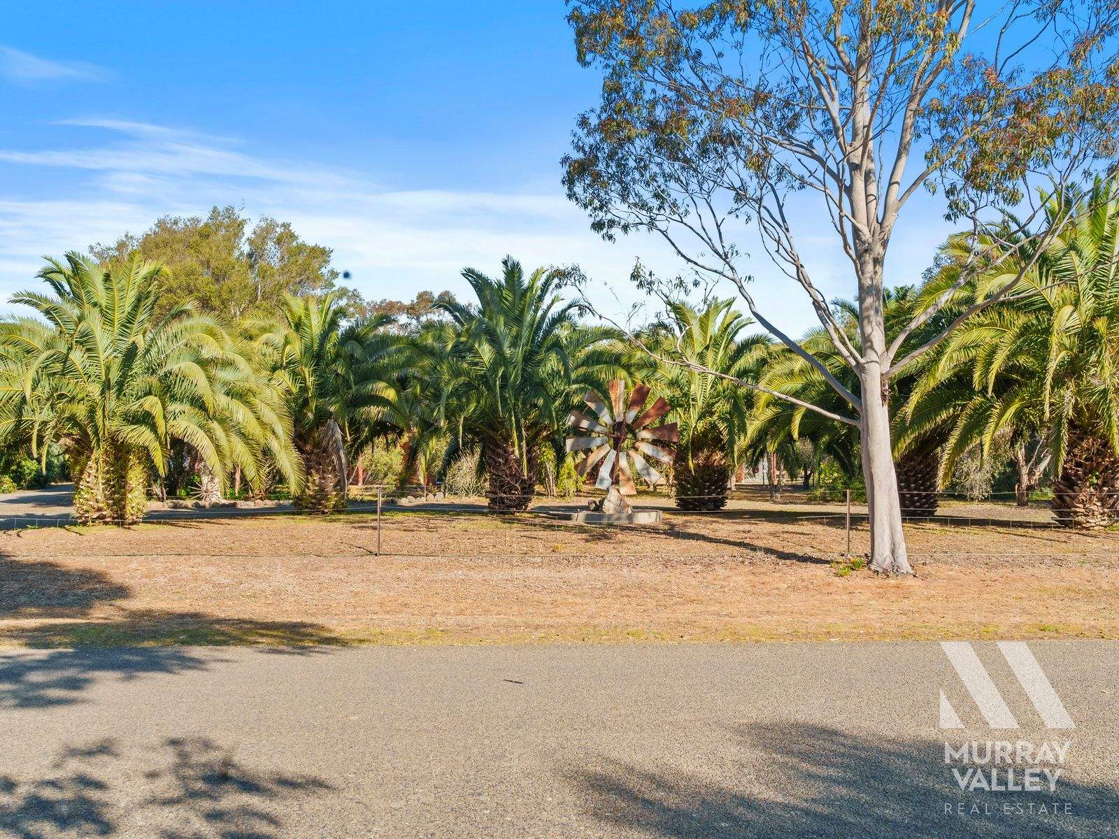 26 James Lillis Drive, Yarrawonga For Sale by Farmbuy.com - image 3