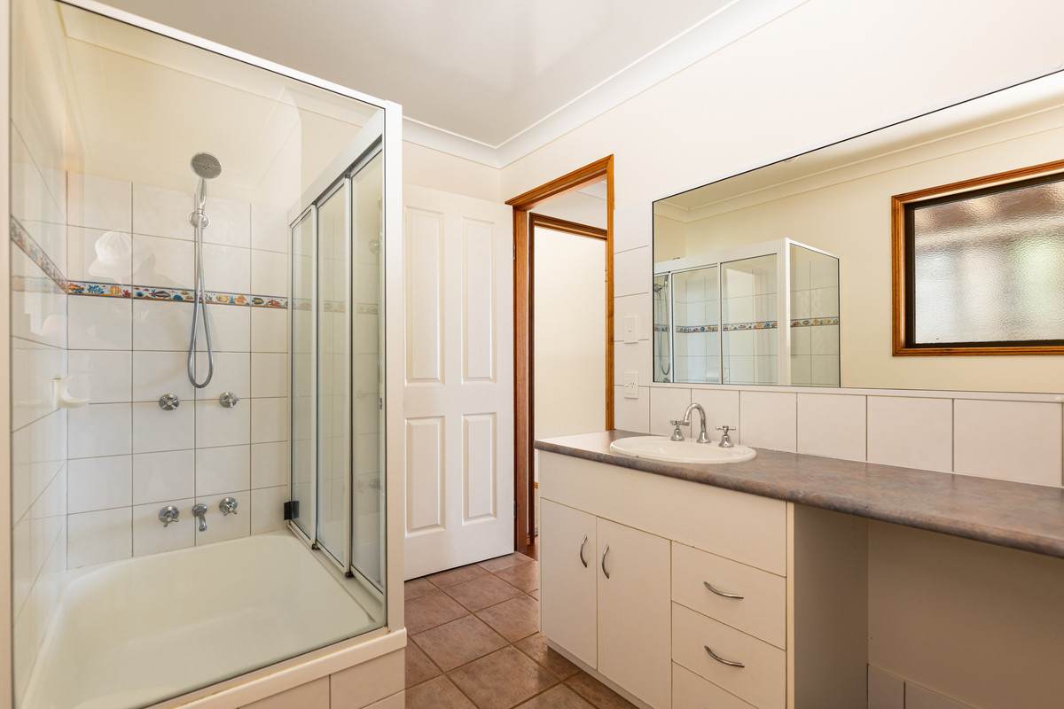 1 Graham Court, Hodgson Vale For Sale by Farmbuy.com - image 12