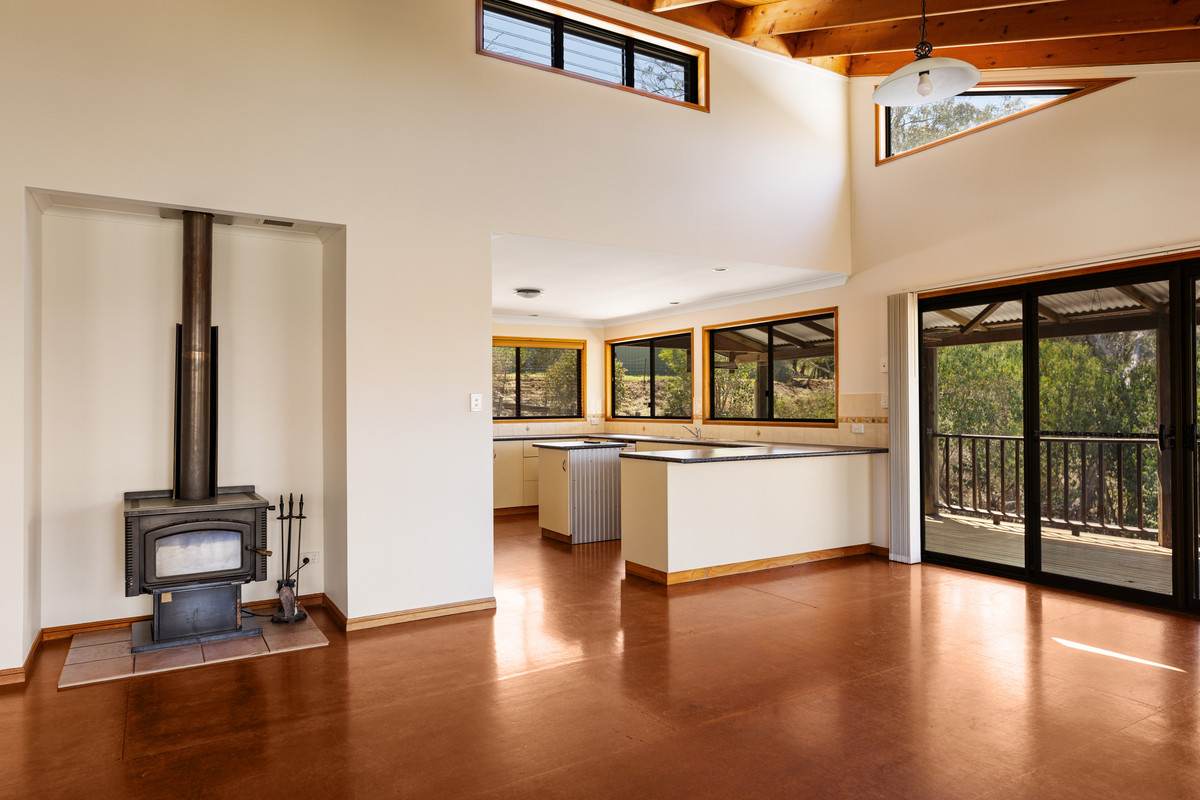 1 Graham Court, Hodgson Vale For Sale by Farmbuy.com - image 5