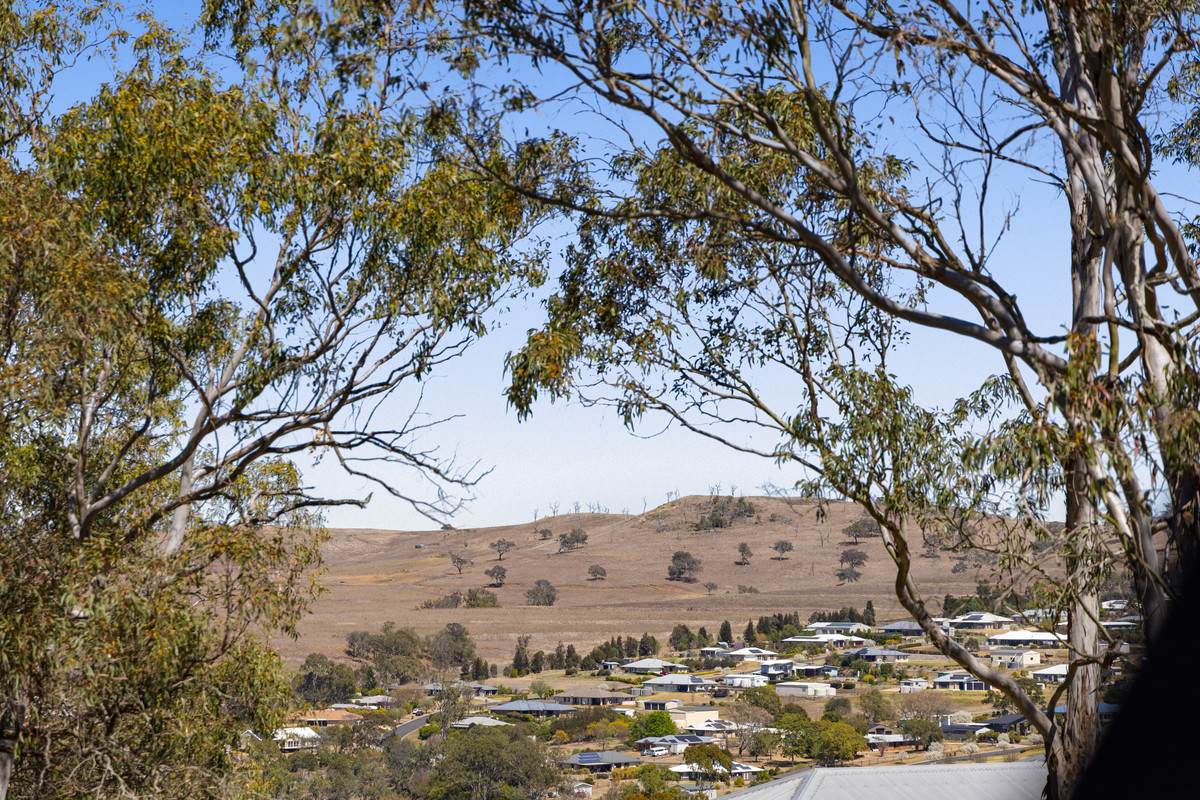 1 Graham Court, Hodgson Vale For Sale by Farmbuy.com - image 2