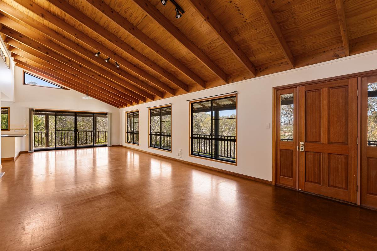1 Graham Court, Hodgson Vale For Sale by Farmbuy.com - image 4