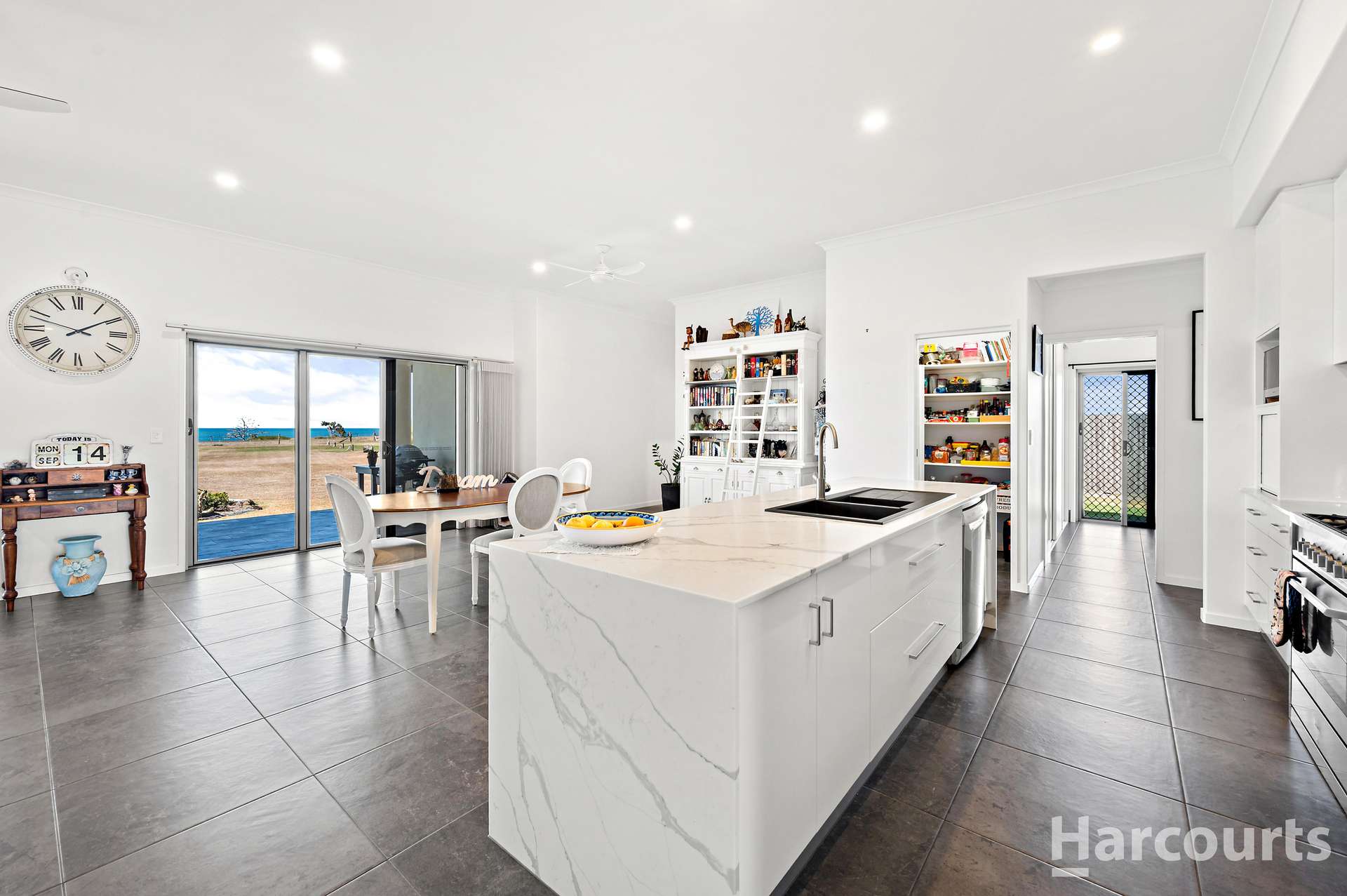 116 Shelley Street, Burnett Heads For Sale by Farmbuy.com - image 6