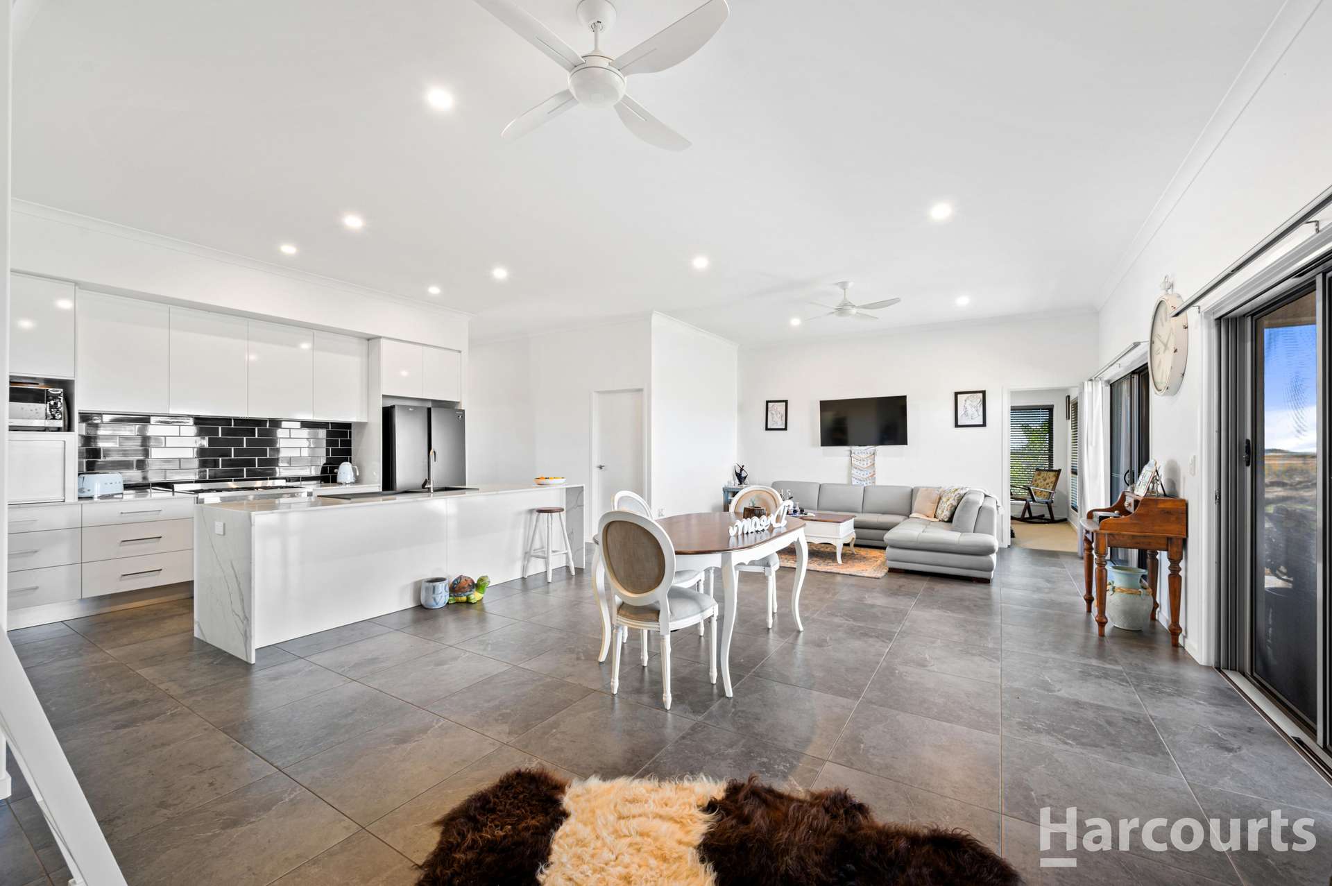116 Shelley Street, Burnett Heads For Sale by Farmbuy.com - image 3