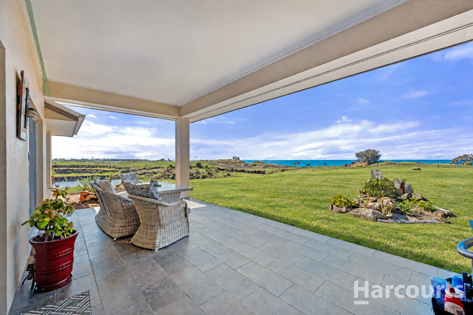 116 Shelley Street, Burnett Heads For Sale by Farmbuy.com - image 1