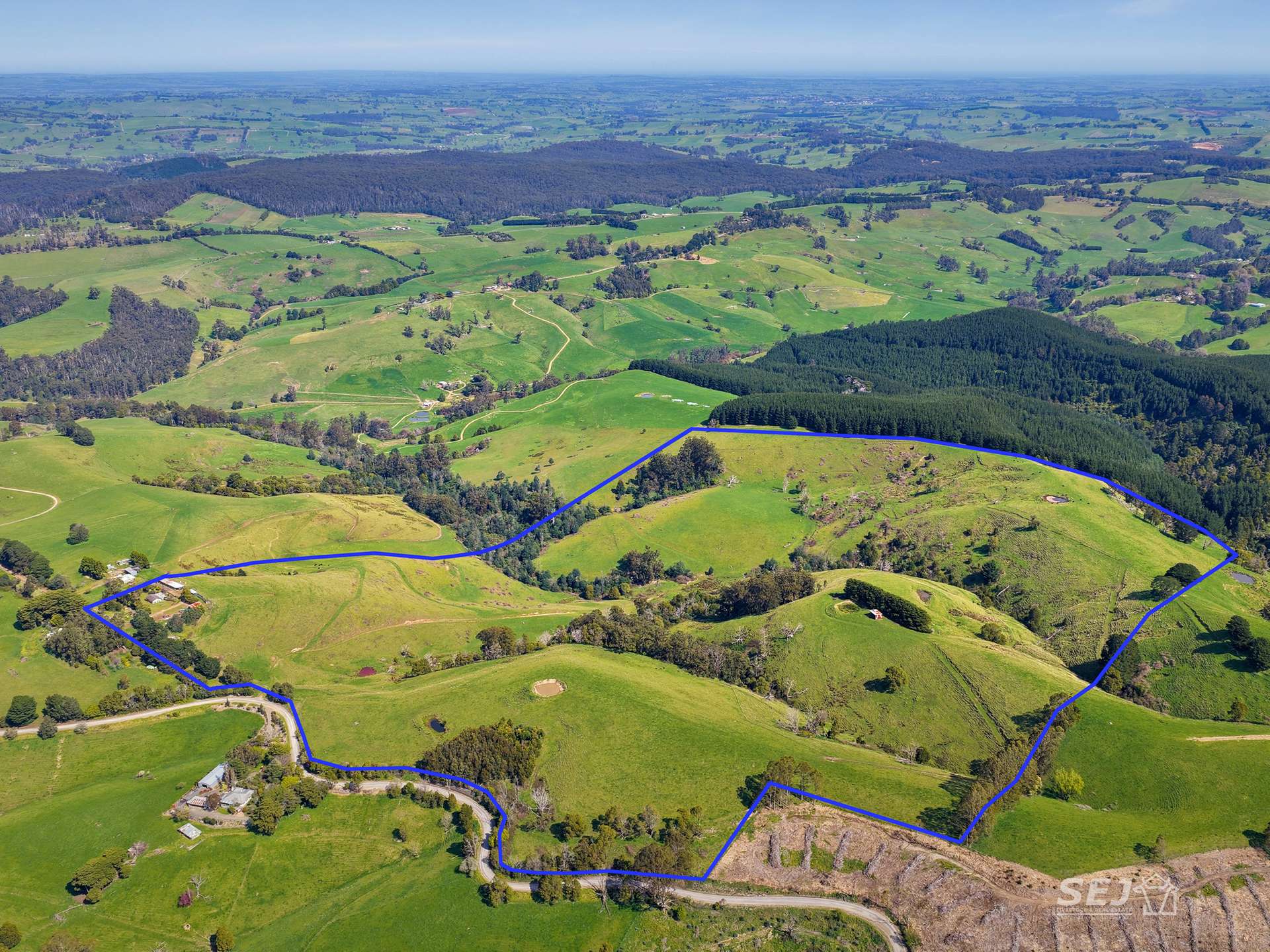 555 Mirboo - Yarragon Road, Allambee Reserve For Sale by Farmbuy.com - image 4