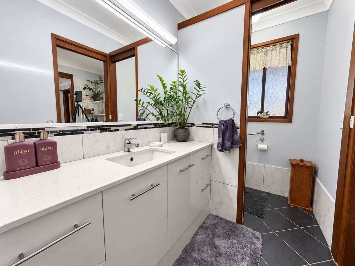 10 Pine Hill Road, Gunnedah For Sale by Farmbuy.com - image 6