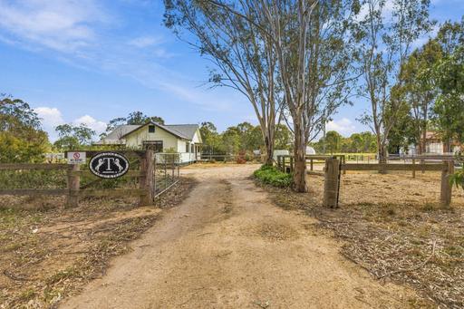 Farm For Sale - VIC - Briagolong - 3860 - Home, Horses & 15 Acres in Briagolong 