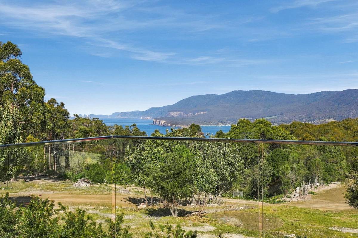 139 Pirates Bay Drive, Eaglehawk Neck For Sale by Farmbuy.com - image 2
