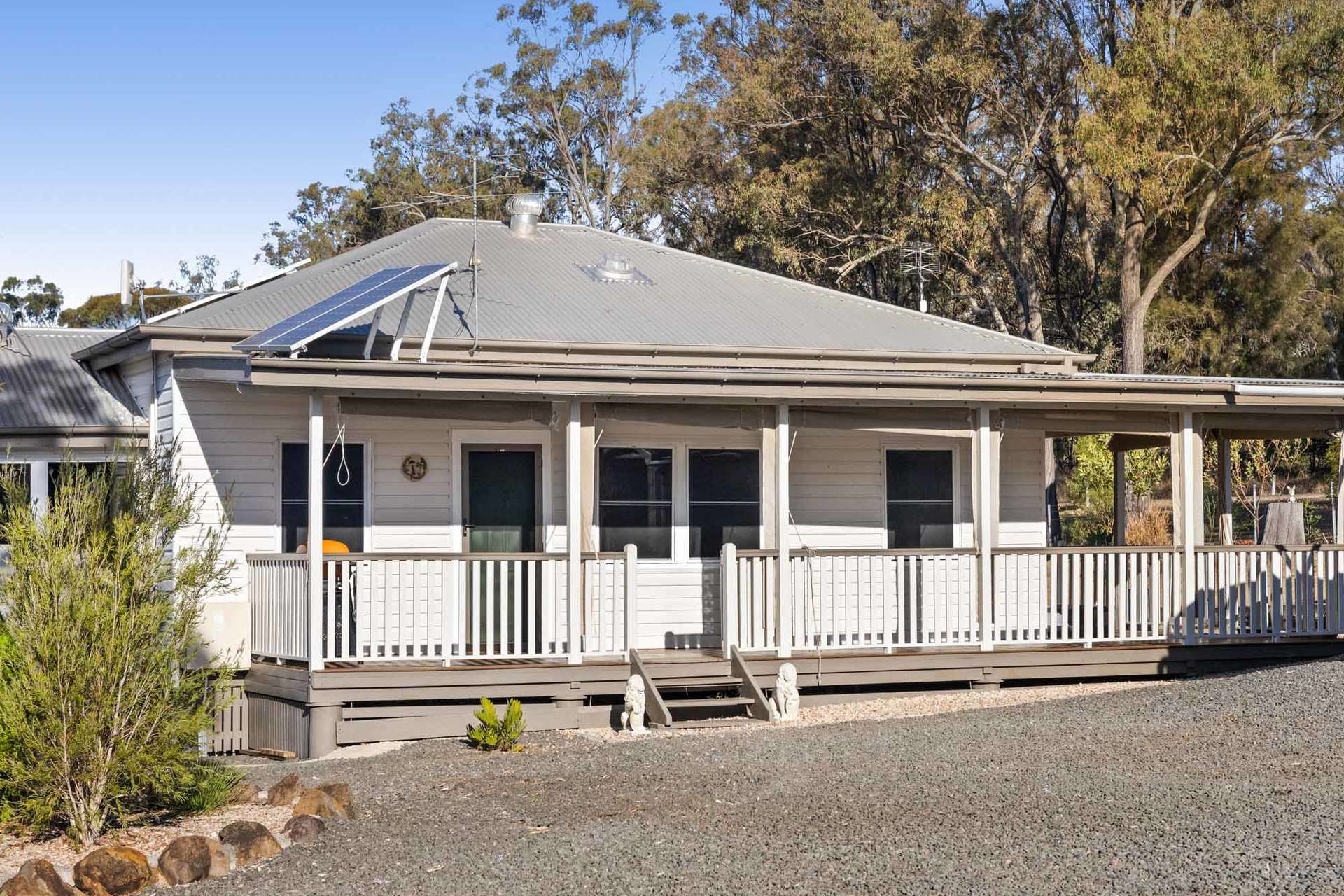 11 Golf Course Road, Goombungee For Sale by Farmbuy.com - image 1