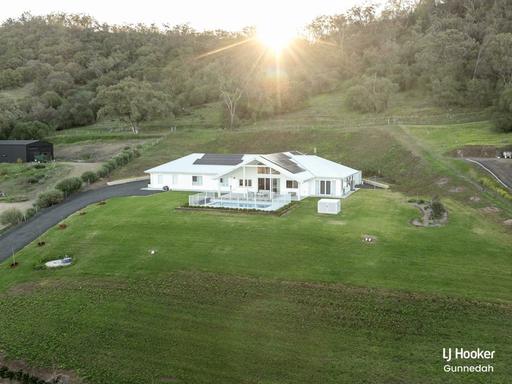 Farm For Sale - NSW - Gunnedah - 2380 - Exceptional Architecturally and Interior-Designed Residence with Expansive Views of the Breeza Plains 