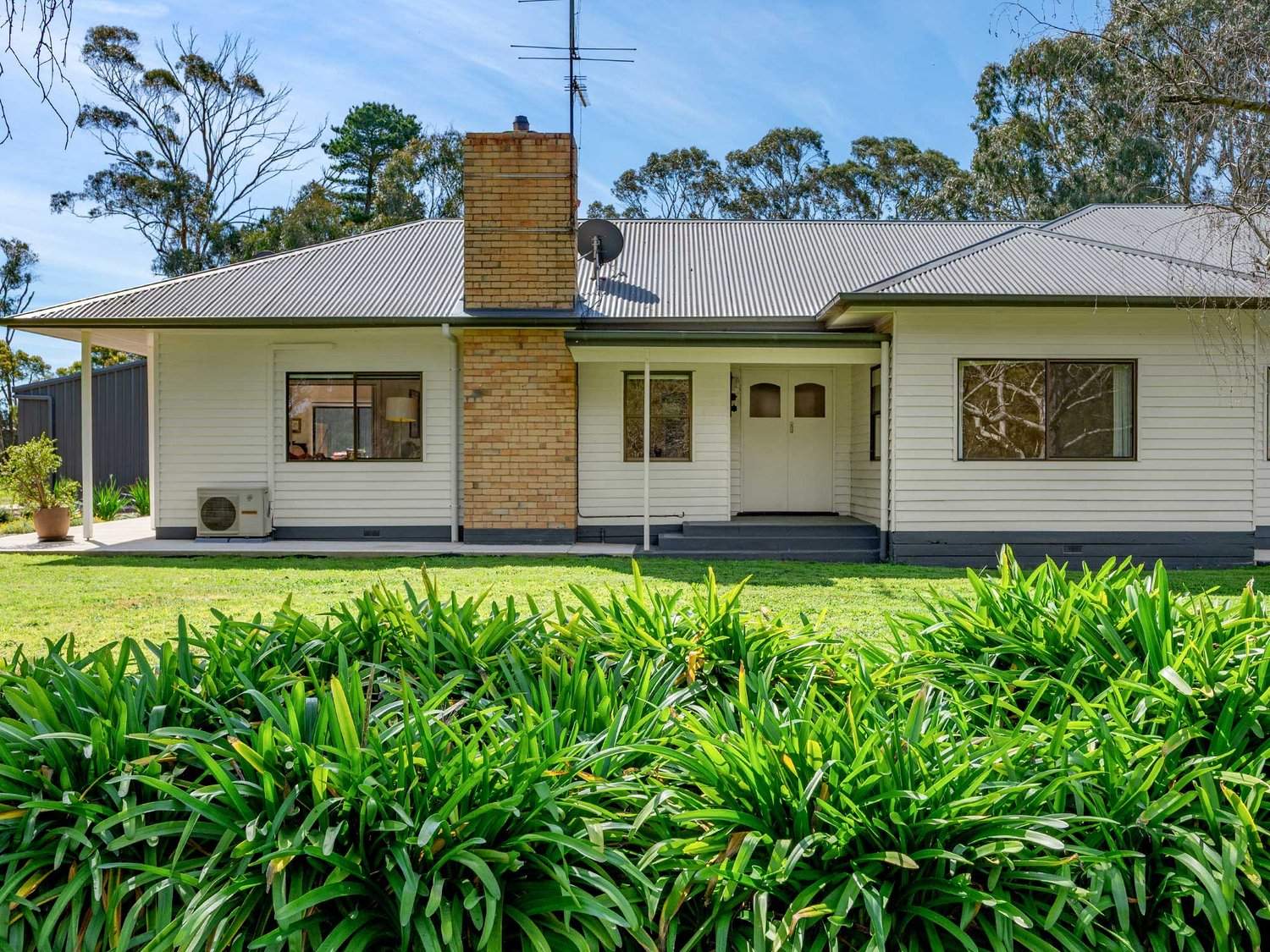 77 Clarke Street, Branxholme For Sale by Farmbuy.com - image 5