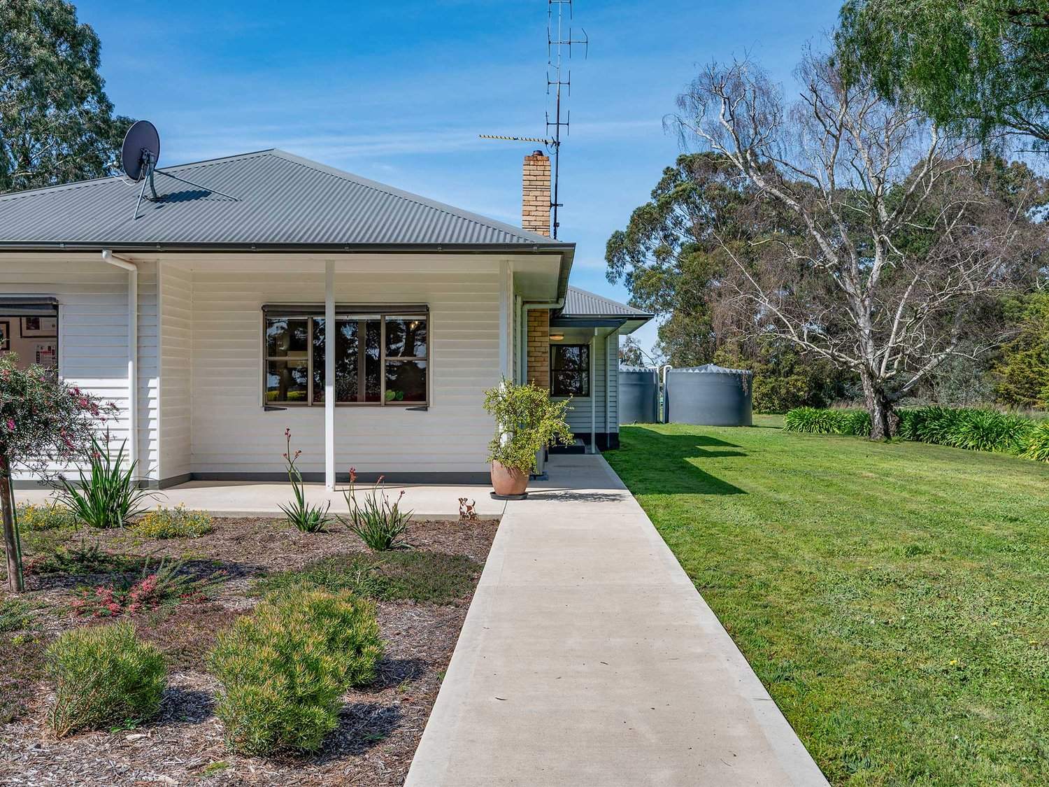 77 Clarke Street, Branxholme For Sale by Farmbuy.com - image 3