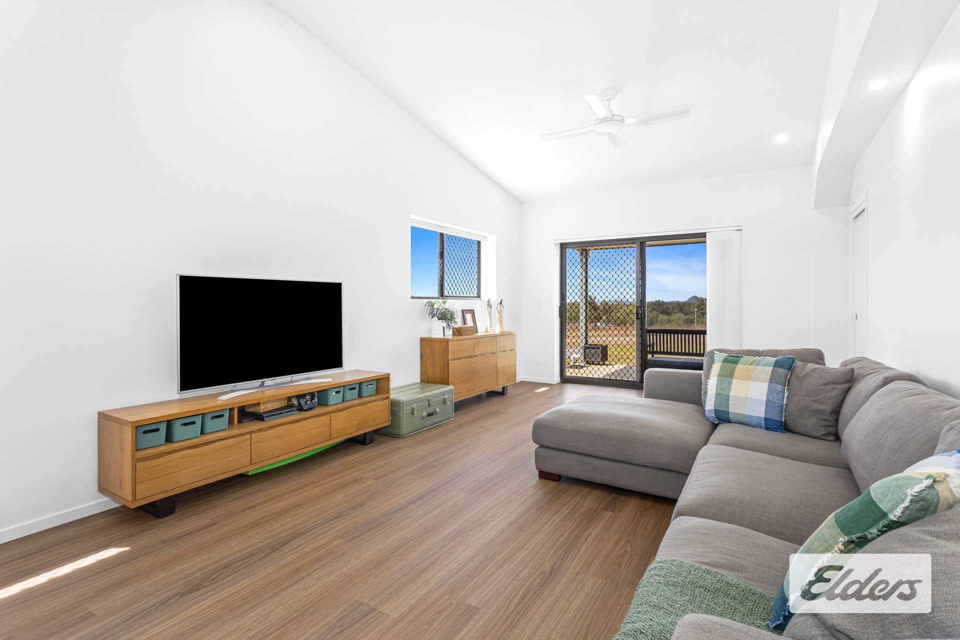585 Greenlake Rd, Sandringham For Sale by Farmbuy.com - image 9