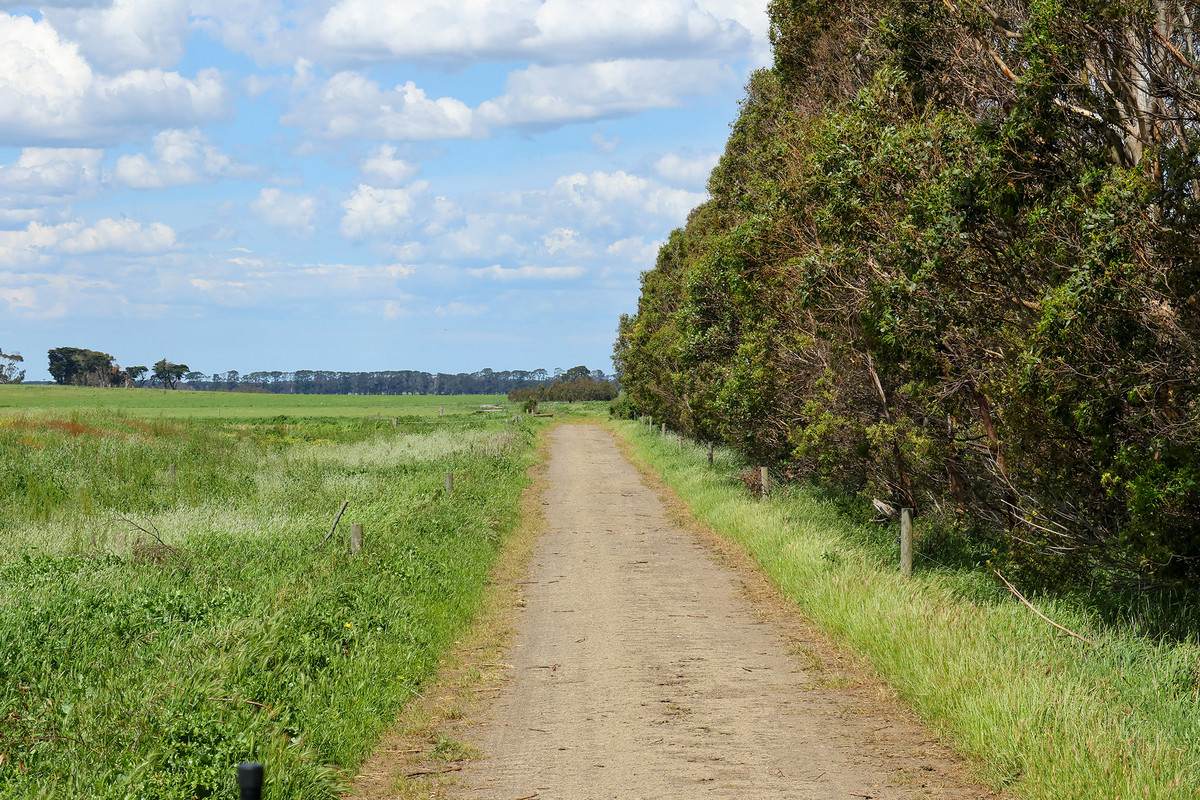 185 Greenhills Lane, Winslow For Sale by Farmbuy.com - image 11