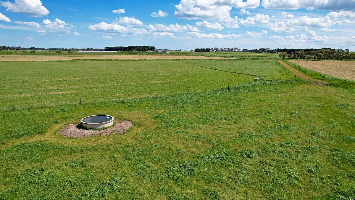 185 Greenhills Lane, Winslow For Sale by Farmbuy.com - image 13