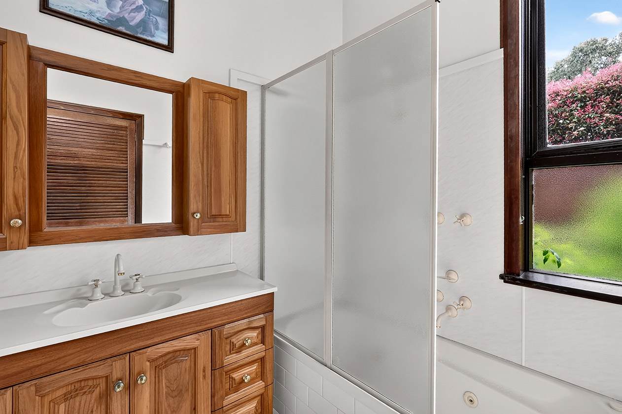 45 Obriens Lane, Koroit For Sale by Farmbuy.com - image 11