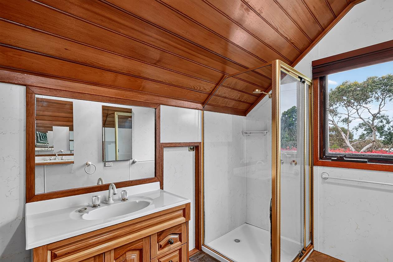 45 Obriens Lane, Koroit For Sale by Farmbuy.com - image 19