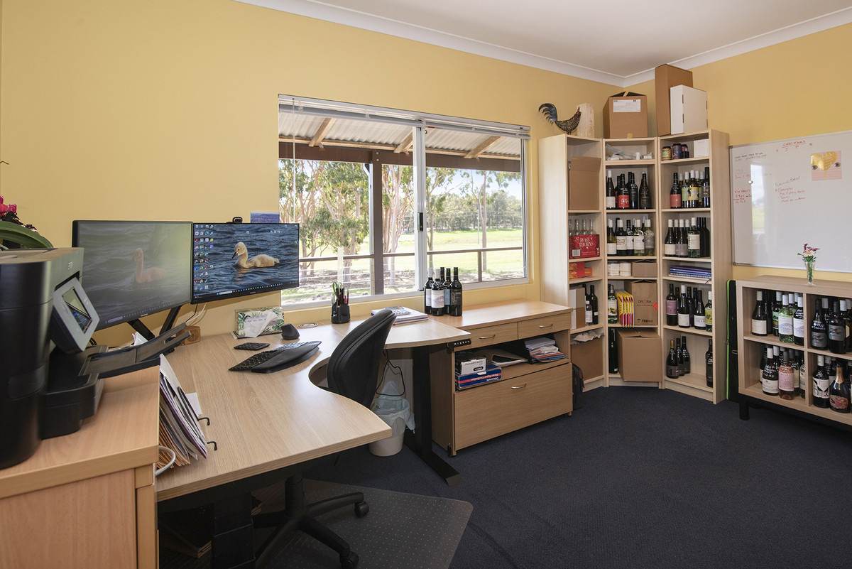 1472 Osmington Road, Osmington For Sale by Farmbuy.com - image 14