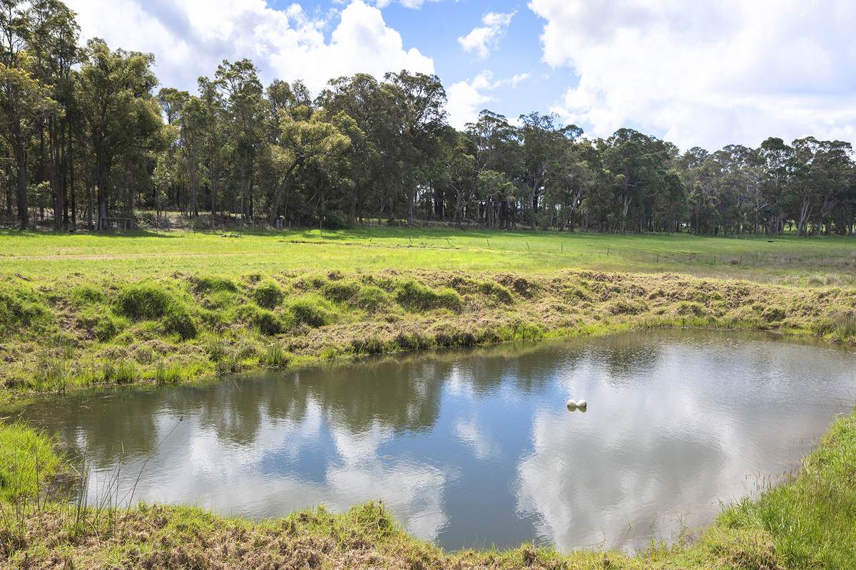 1472 Osmington Road, Osmington For Sale by Farmbuy.com - image 6