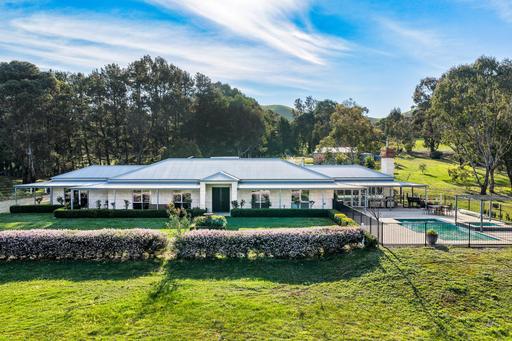 Farm For Sale - VIC - Mansfield - 3722 - ELEGANT COUNTRY ESCAPE WITH POOL, TENNIS COURT & LAKE ACCESS 