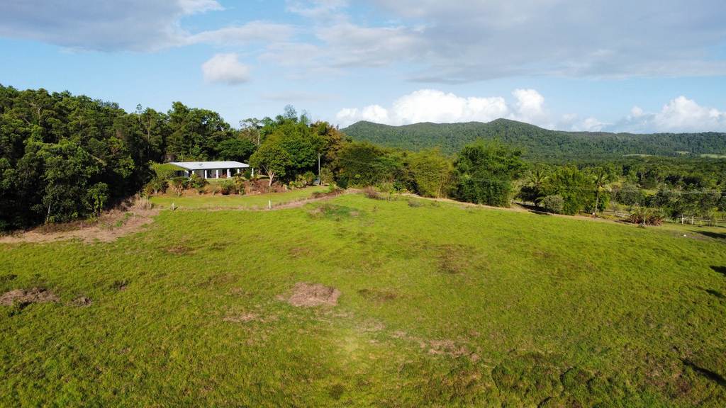 5 Dobbin Road, Warrubullen QLD 4871