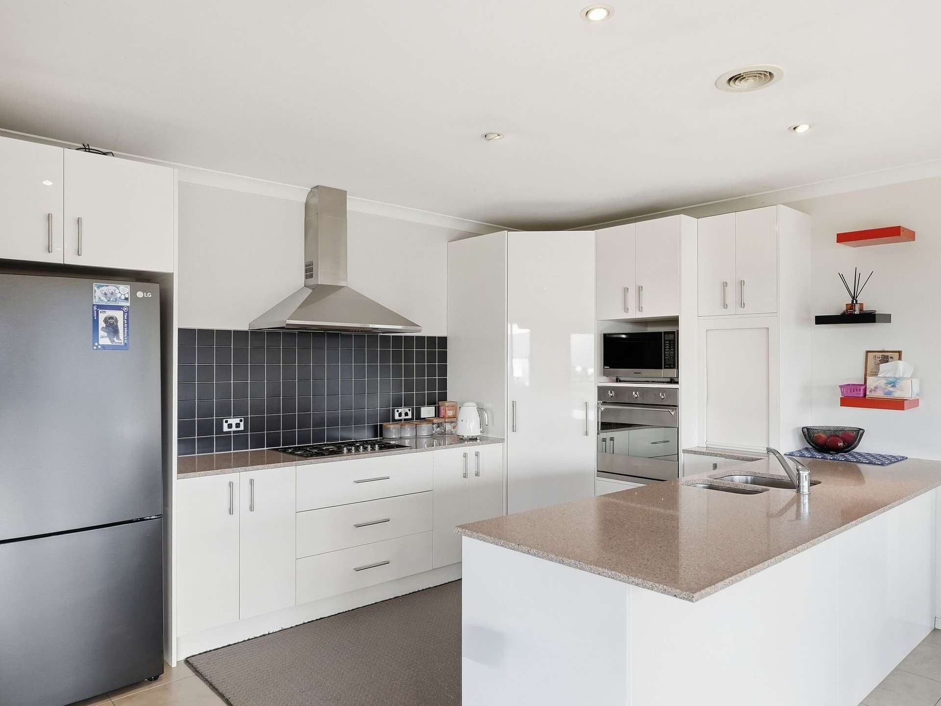 8 Rachel Crescent, Old Beach For Sale by Farmbuy.com - image 5