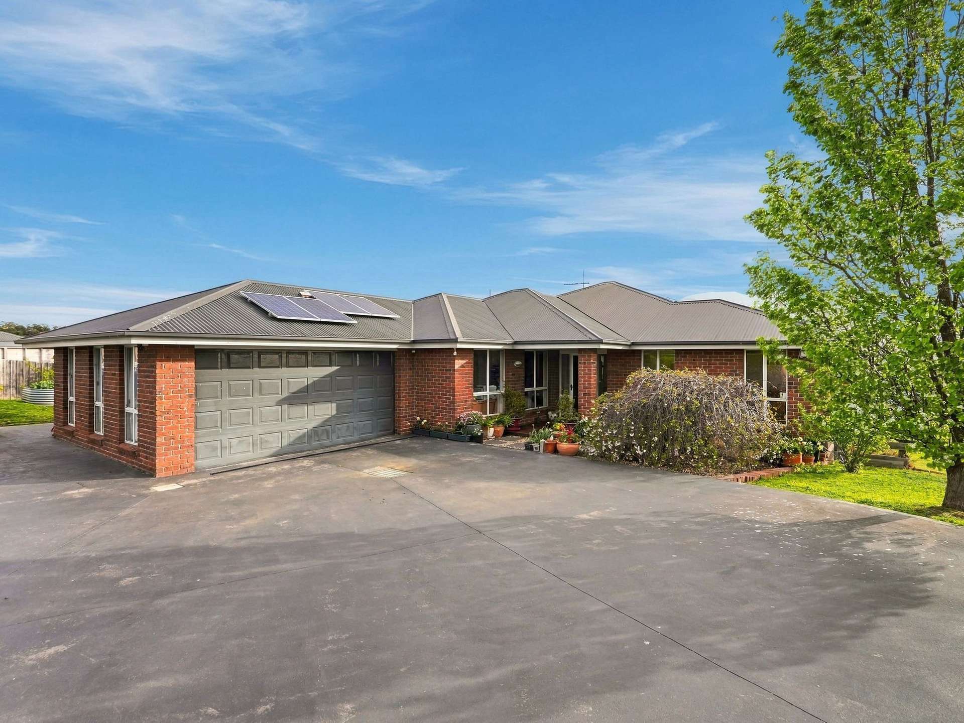 8 Rachel Crescent, Old Beach For Sale by Farmbuy.com - image 2