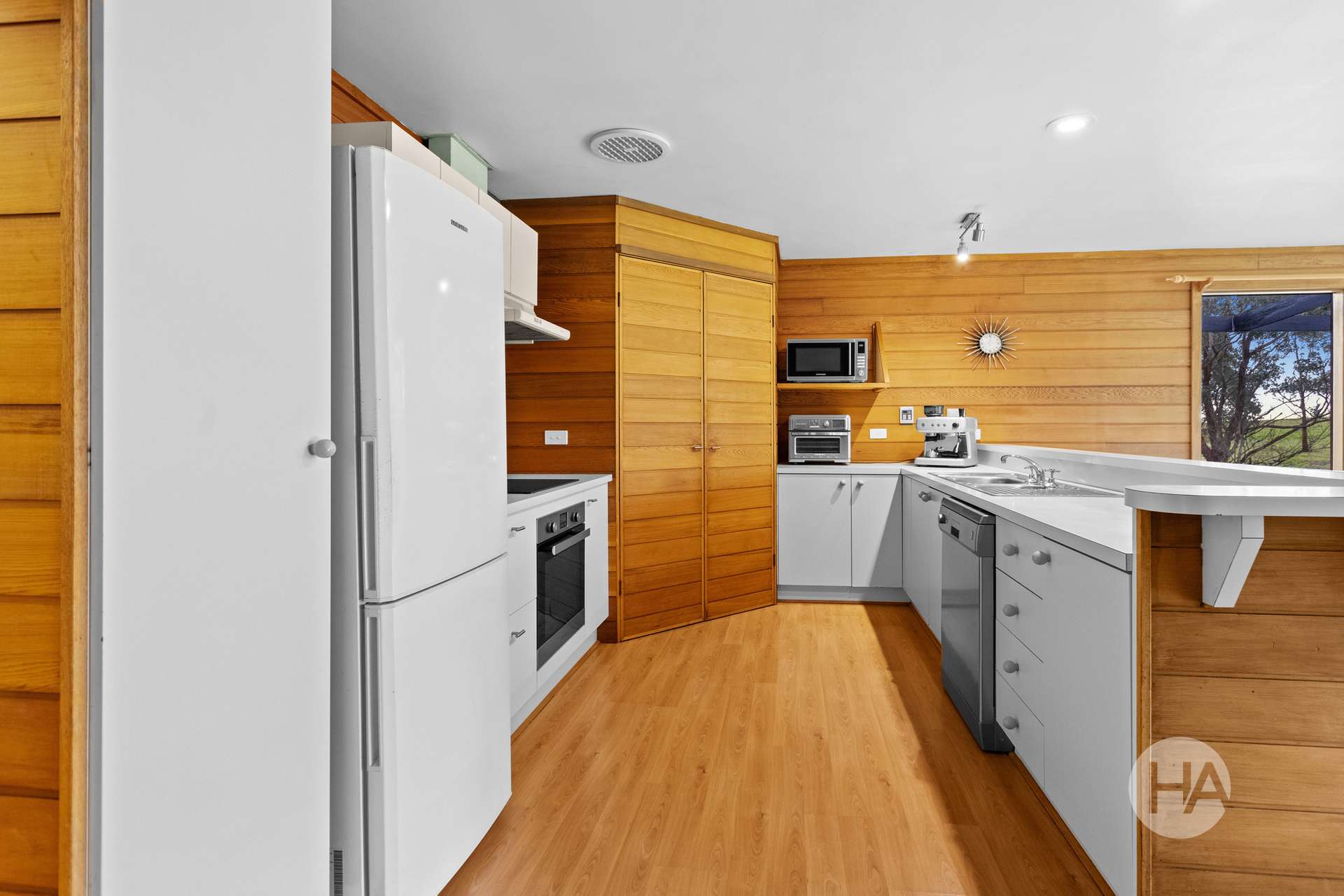 1630 Inverloch Venus Bay Road, Tarwin Lower For Sale by Farmbuy.com - image 3