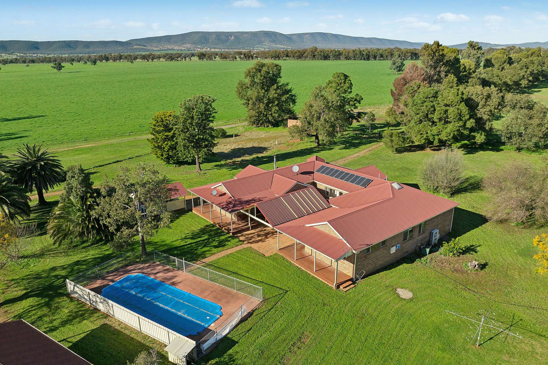 3130 Adelargo Road, Grenfell For Sale by Farmbuy.com - image 2