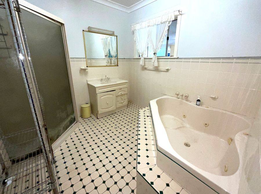 14 Floyd Street, Coonamble For Sale by Farmbuy.com - image 7