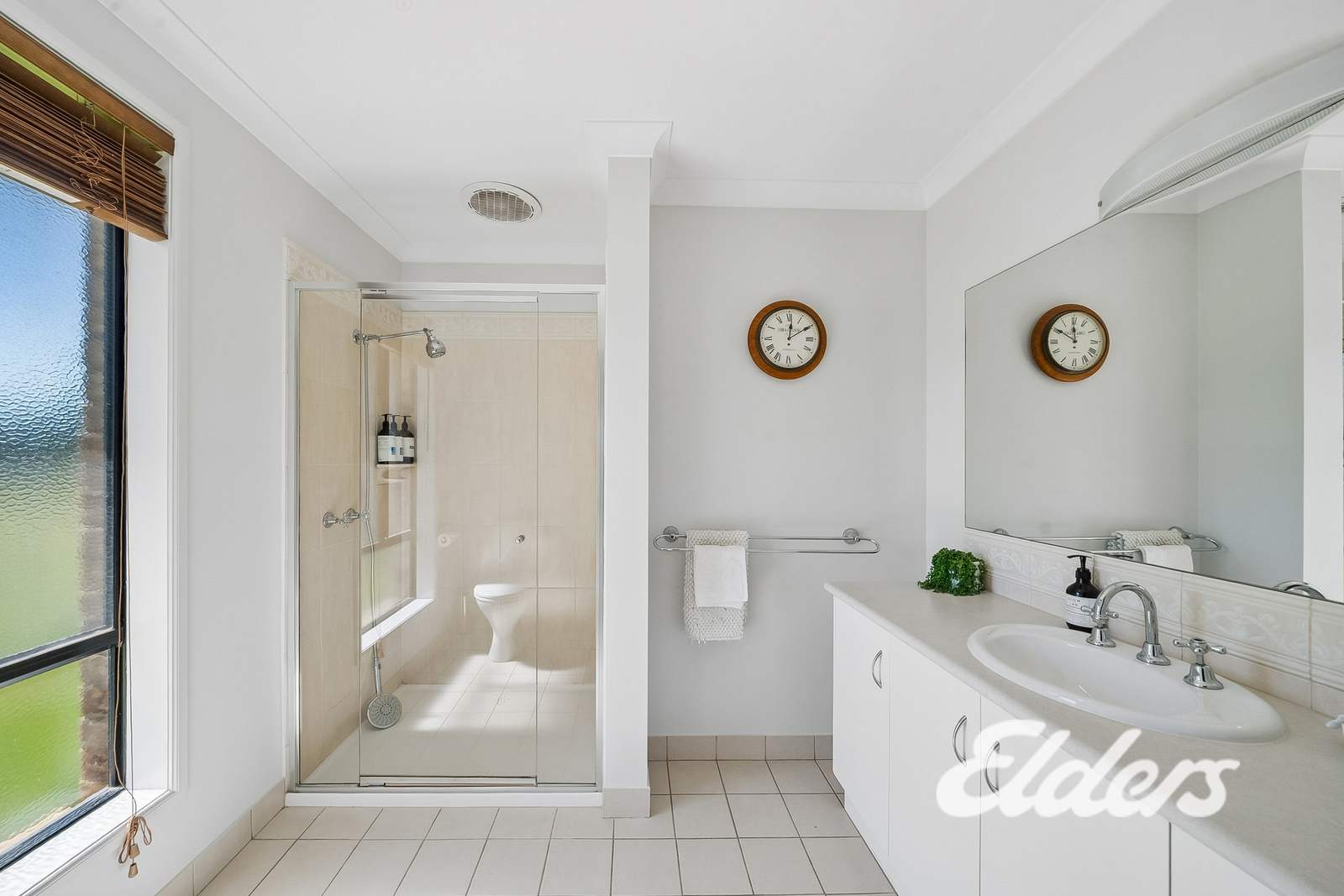 4 Huntingdale Drive, Yarrawonga For Sale by Farmbuy.com - image 19