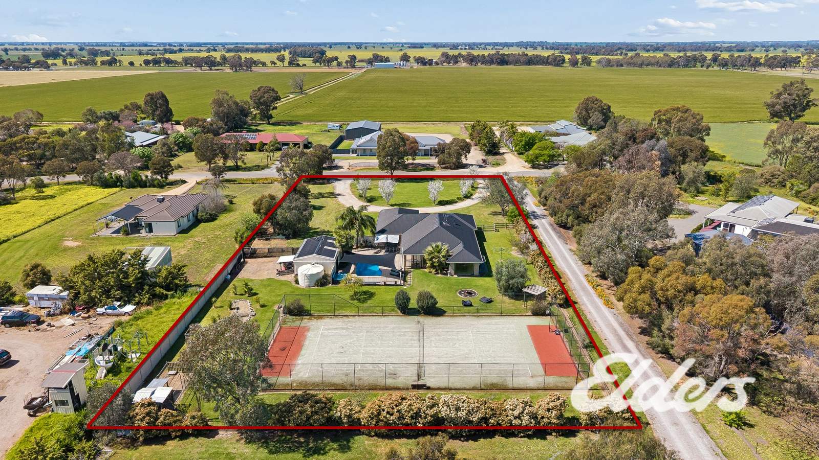 4 Huntingdale Drive, Yarrawonga For Sale by Farmbuy.com - image 1