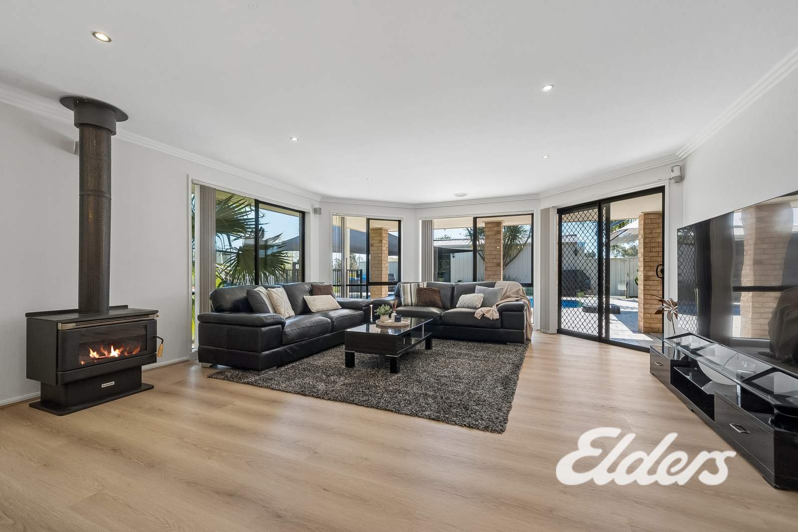 4 Huntingdale Drive, Yarrawonga For Sale by Farmbuy.com - image 6