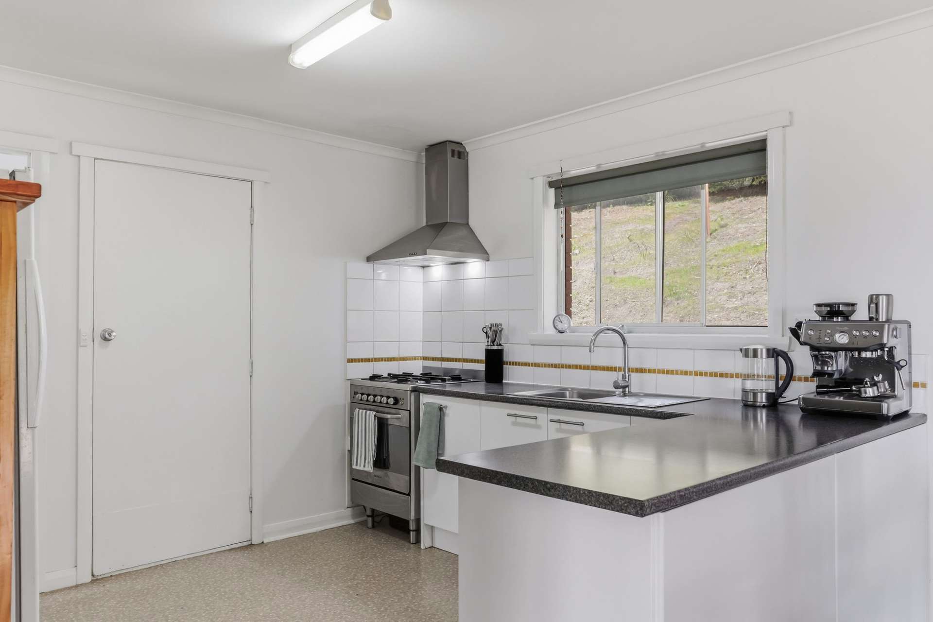 231 Settlement Road, Flowery Gully For Sale by Farmbuy.com - image 10