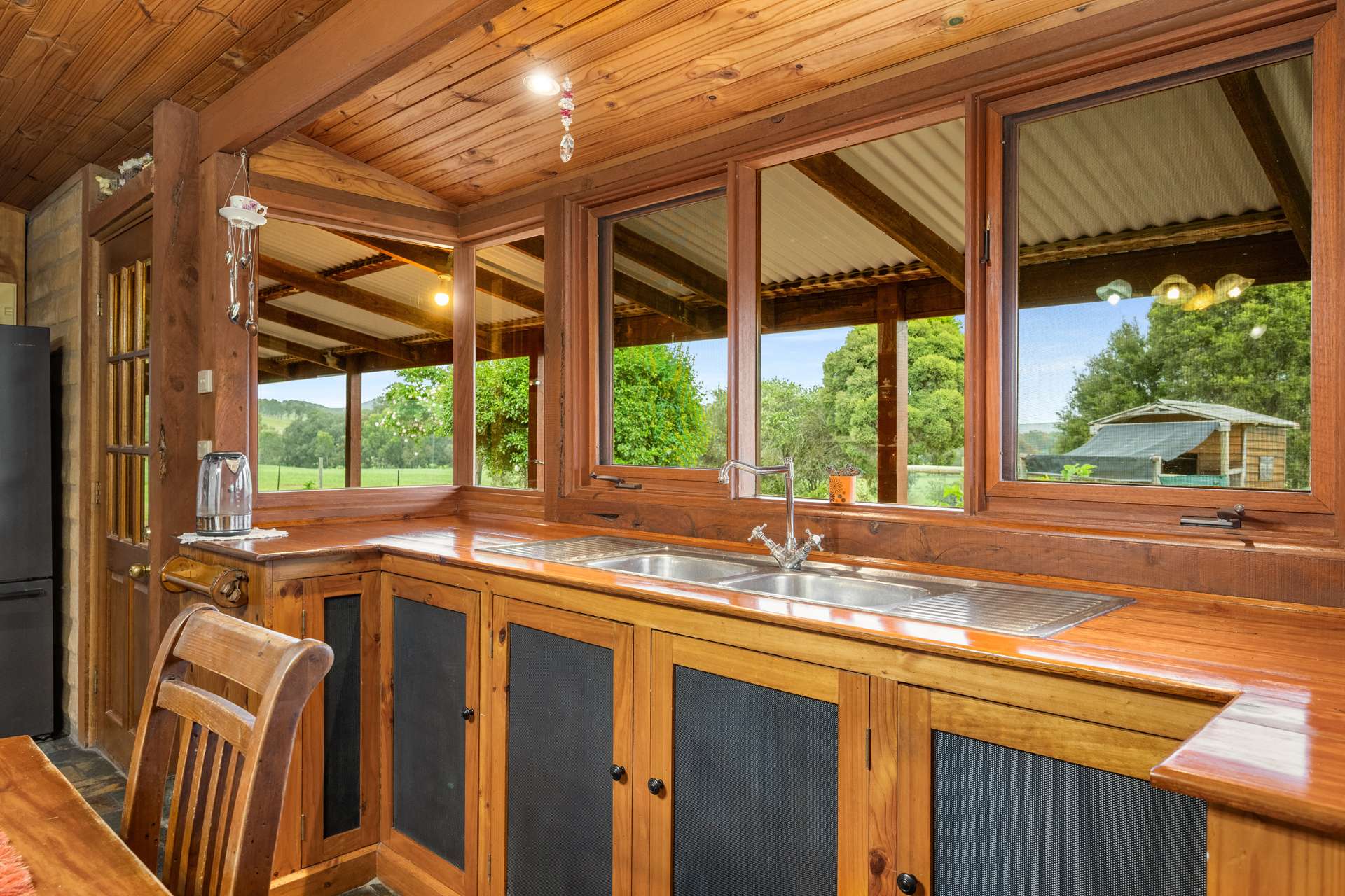 233 Braines Lane, Meadow Creek For Sale by Farmbuy.com - image 5
