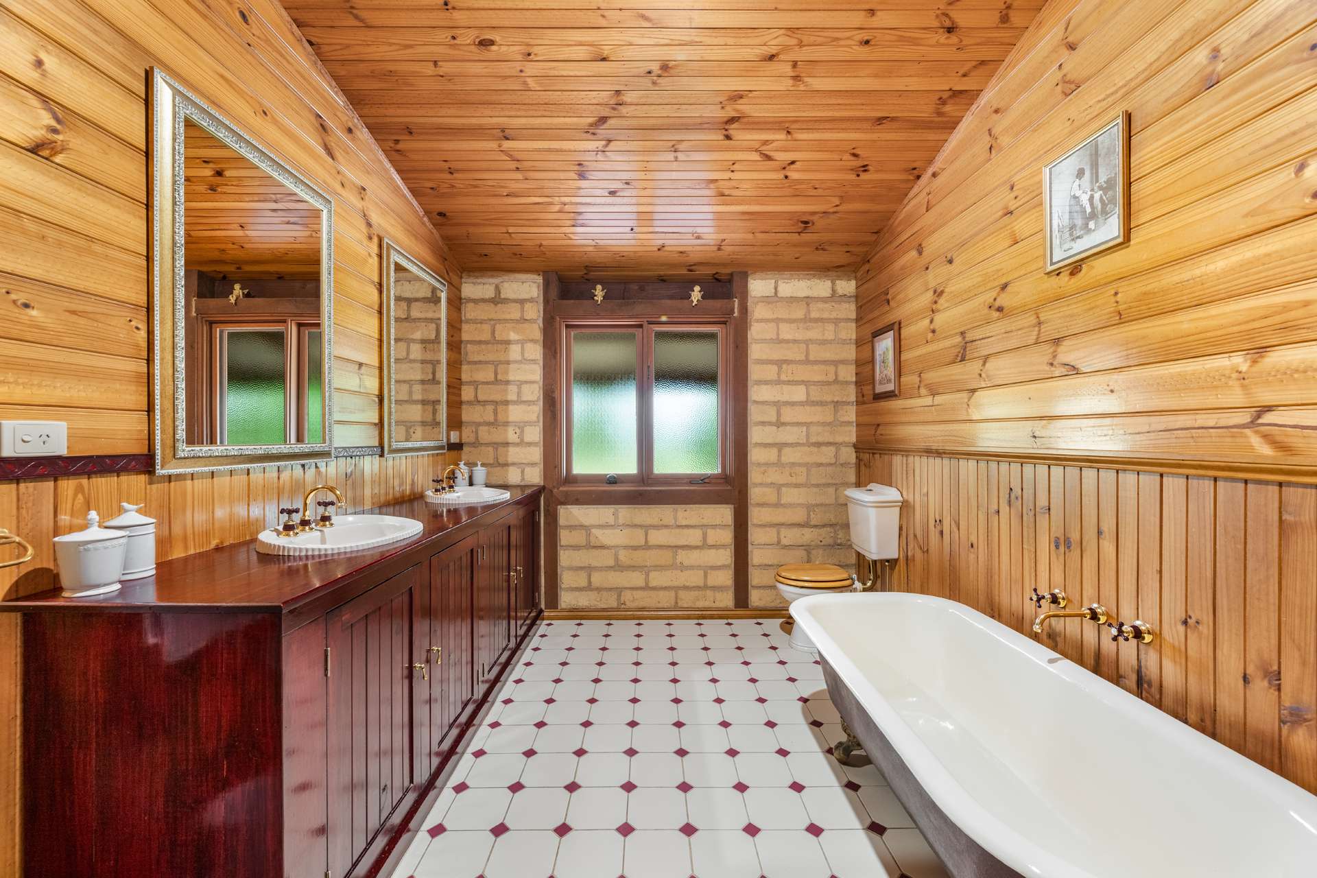 233 Braines Lane, Meadow Creek For Sale by Farmbuy.com - image 13