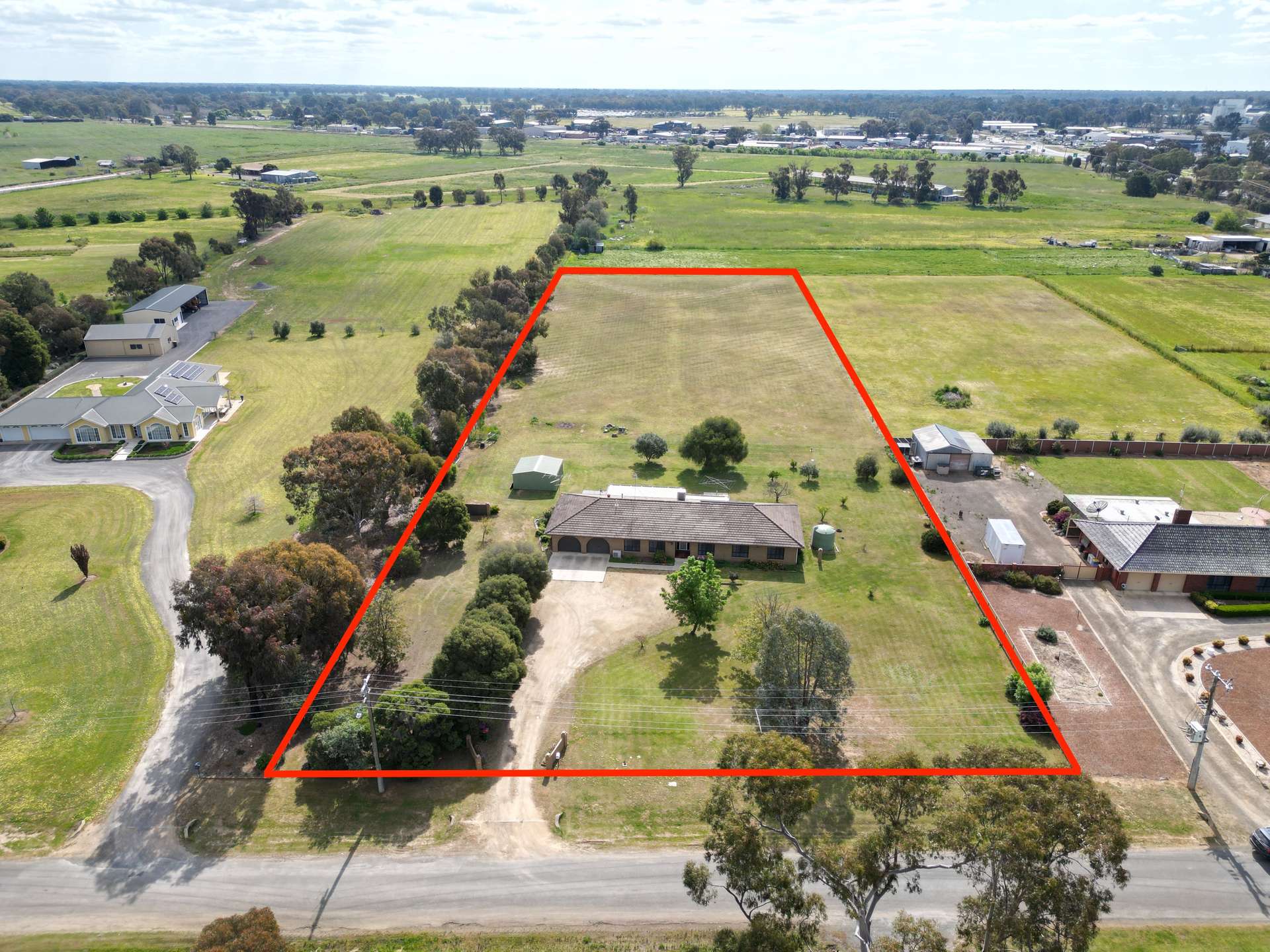 4 Catona Crescent, Cobram For Sale by Farmbuy.com - image 2