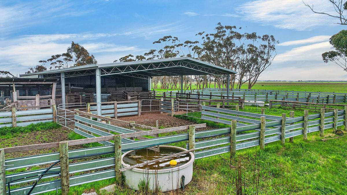 'Baroona' 33 North Road, Mortlake For Sale by Farmbuy.com - image 7