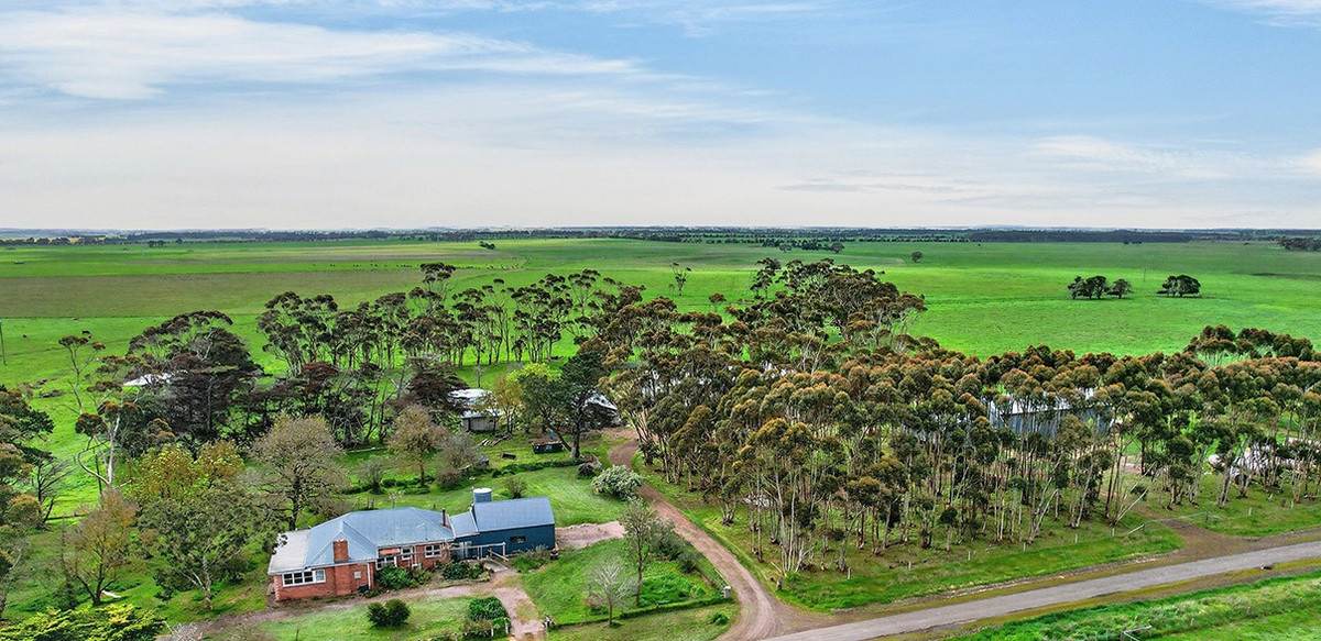 'Baroona' 33 North Road, Mortlake For Sale by Farmbuy.com - image 26