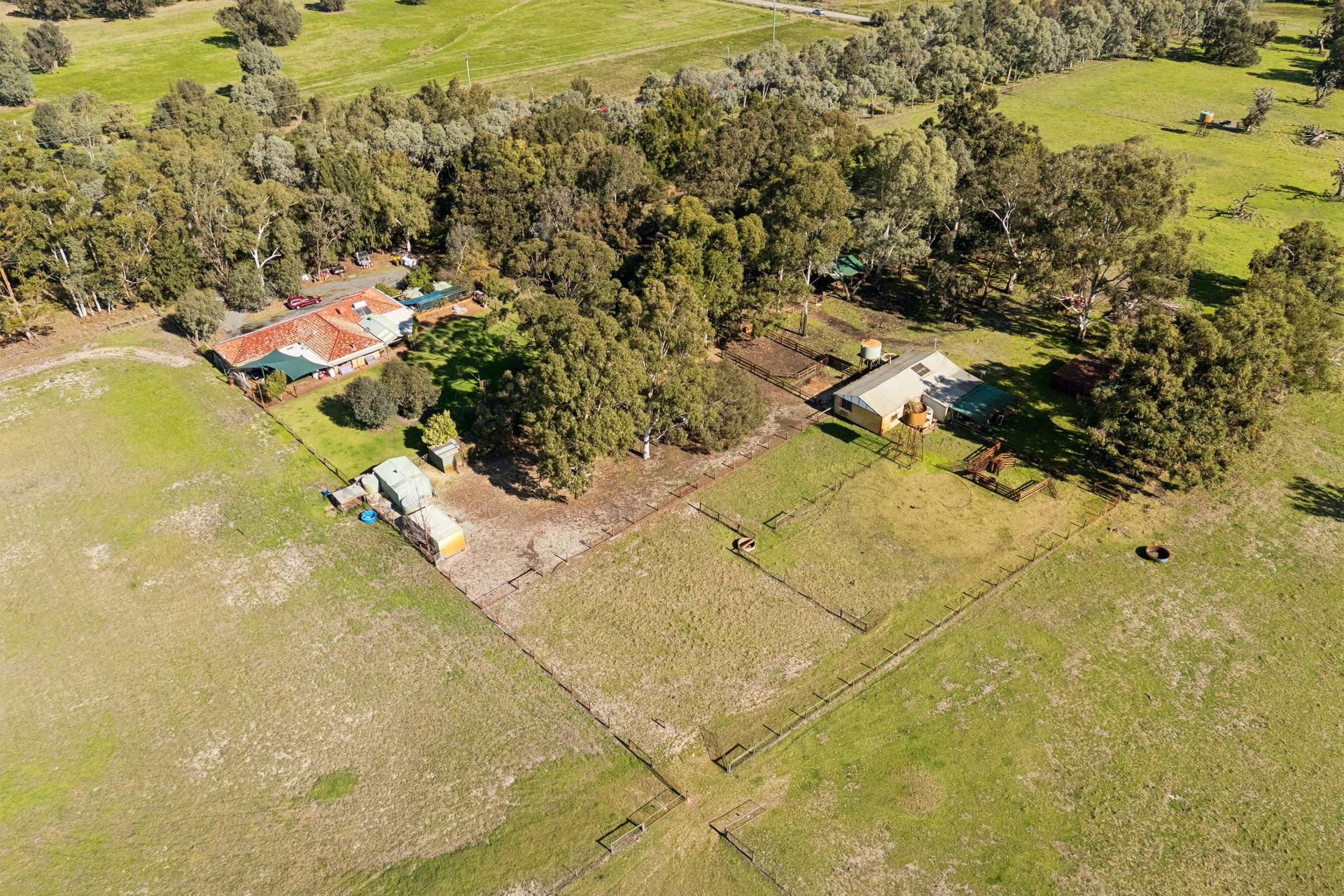 1653 Thomas Road, Oakford For Sale by Farmbuy.com - image 9