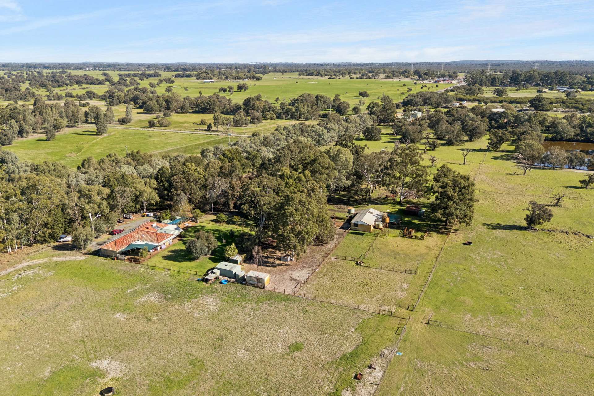 1653 Thomas Road, Oakford For Sale by Farmbuy.com - image 15