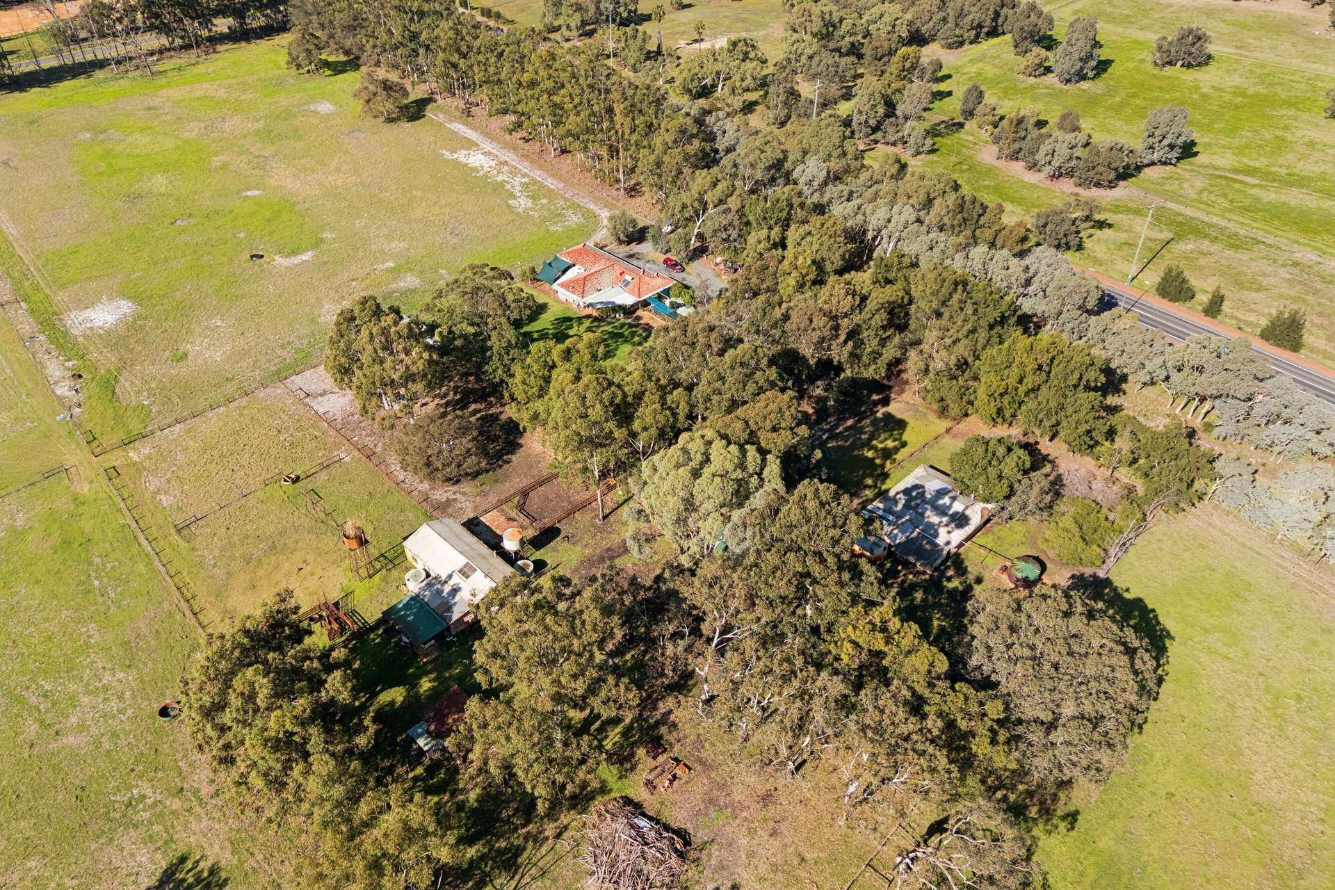 1653 Thomas Road, Oakford For Sale by Farmbuy.com - image 13